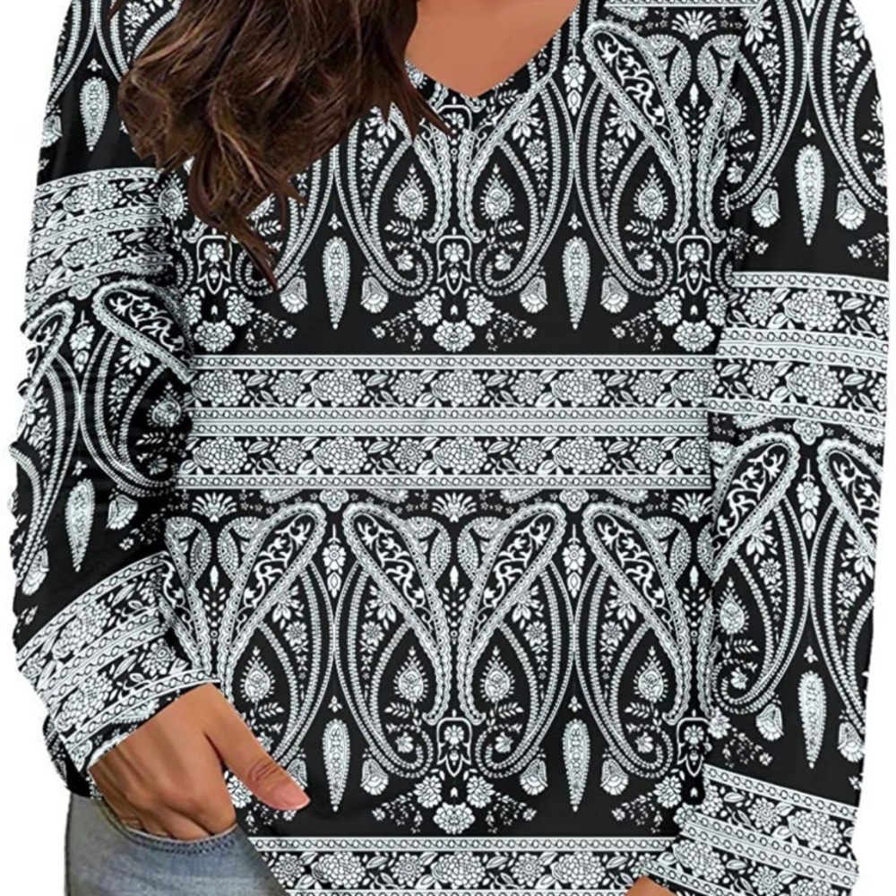 Women’s V-Neck Black Flowers L/S Tunic-NEW